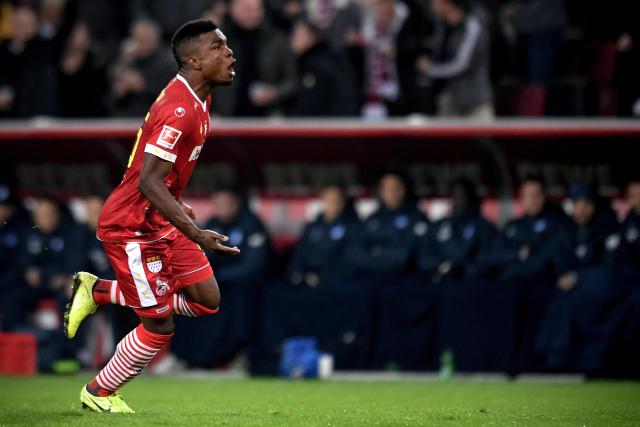 费尔德34+14张宁23+8赵嘉义21分 山西大胜青岛